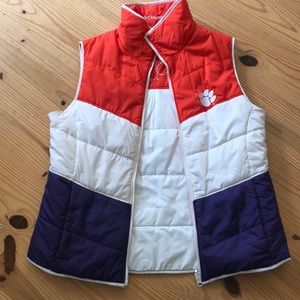 Columbia reversals Clemson Vest